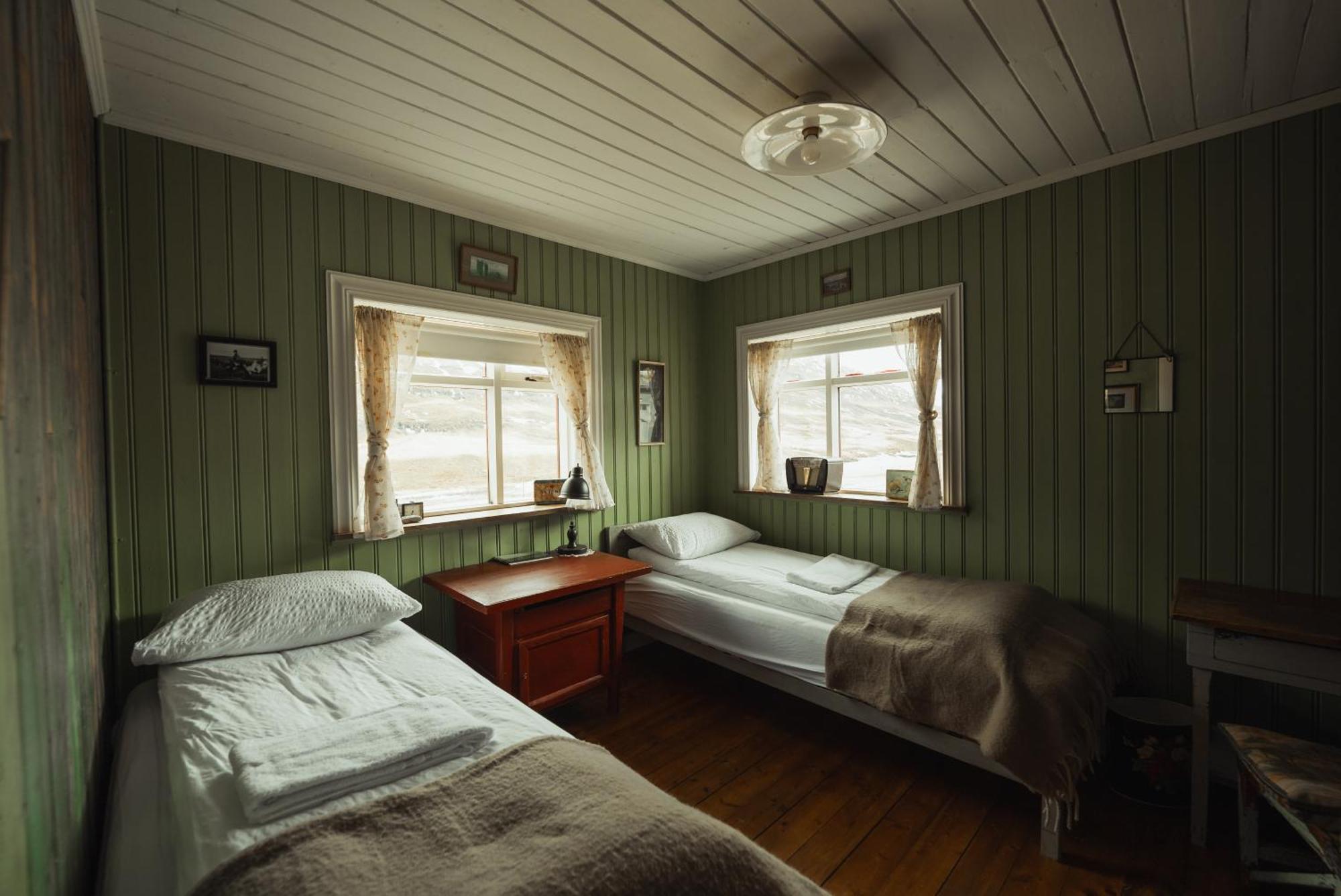 Wilderness Center / Obyggthasetur Islands Hotel Exterior foto