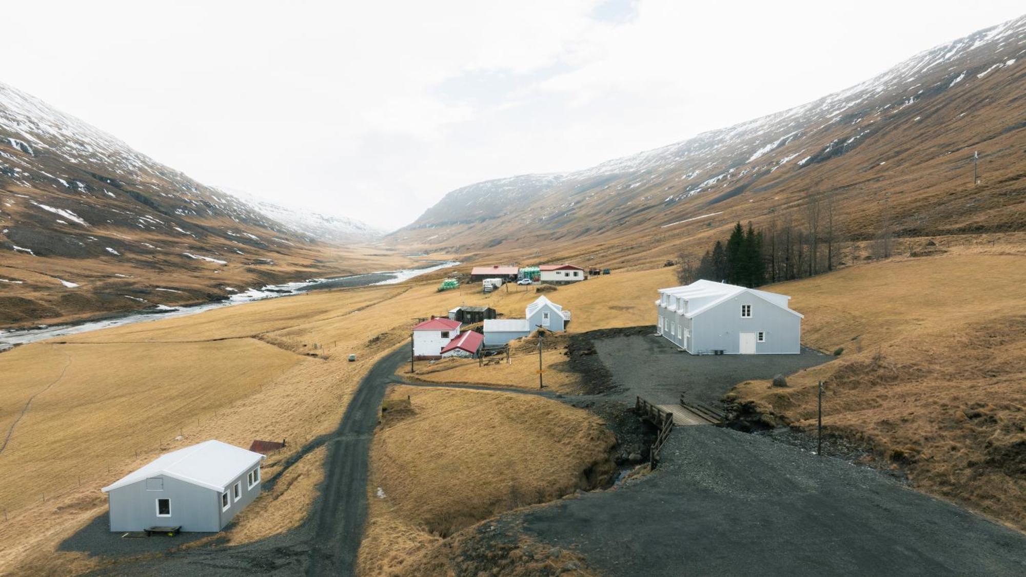 Wilderness Center / Obyggthasetur Islands Hotel Exterior foto