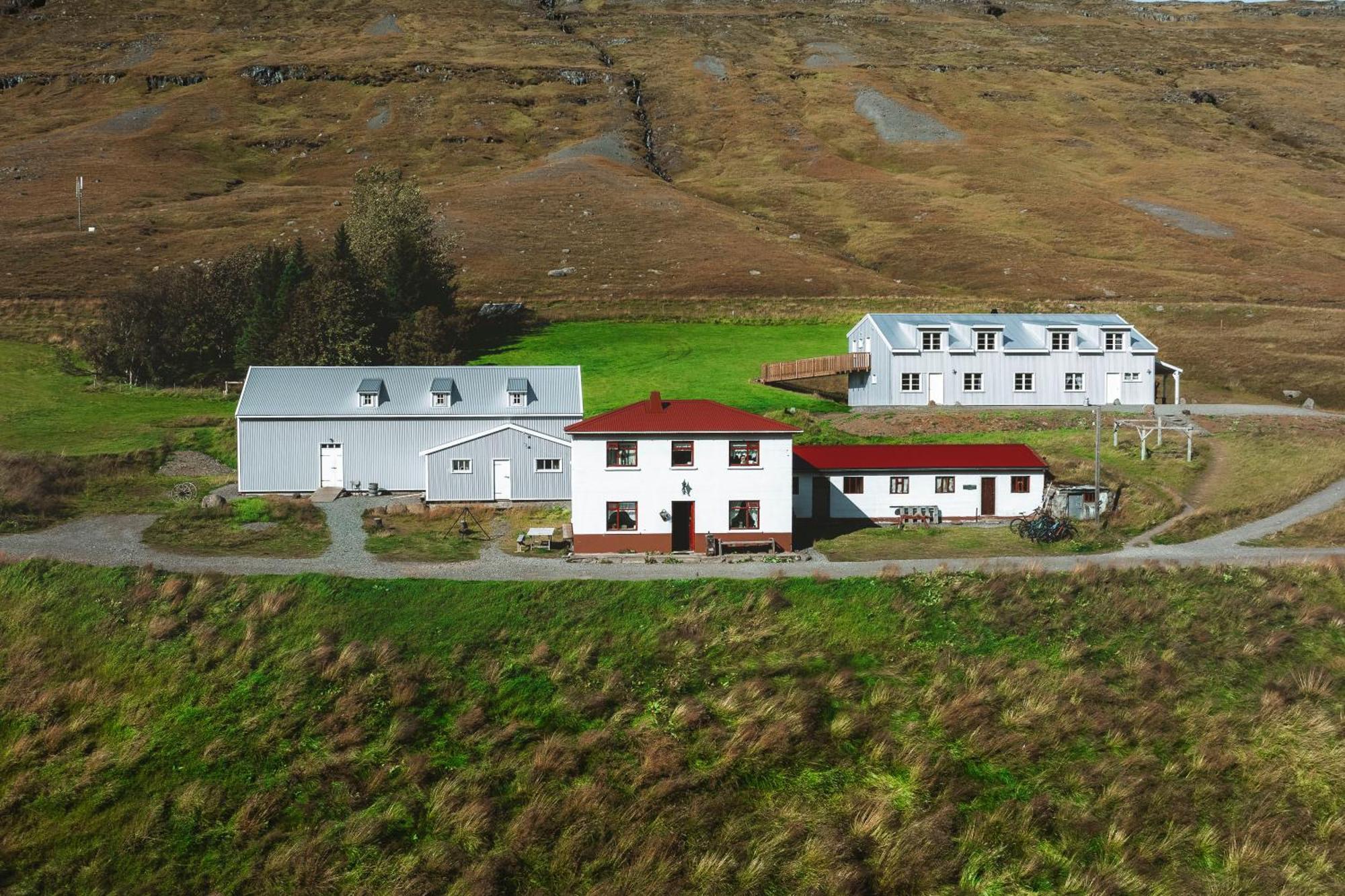 Wilderness Center / Obyggthasetur Islands Hotel Exterior foto