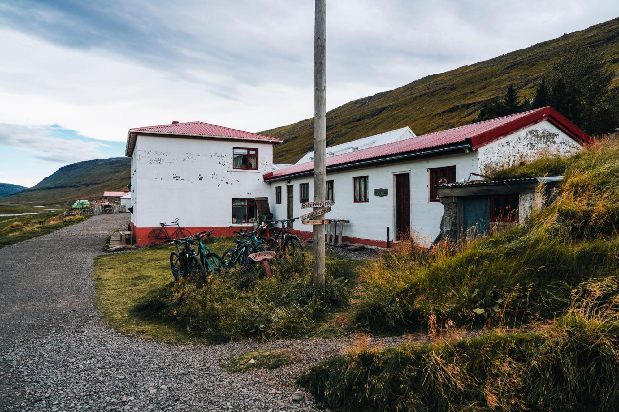Wilderness Center / Obyggthasetur Islands Hotel Exterior foto